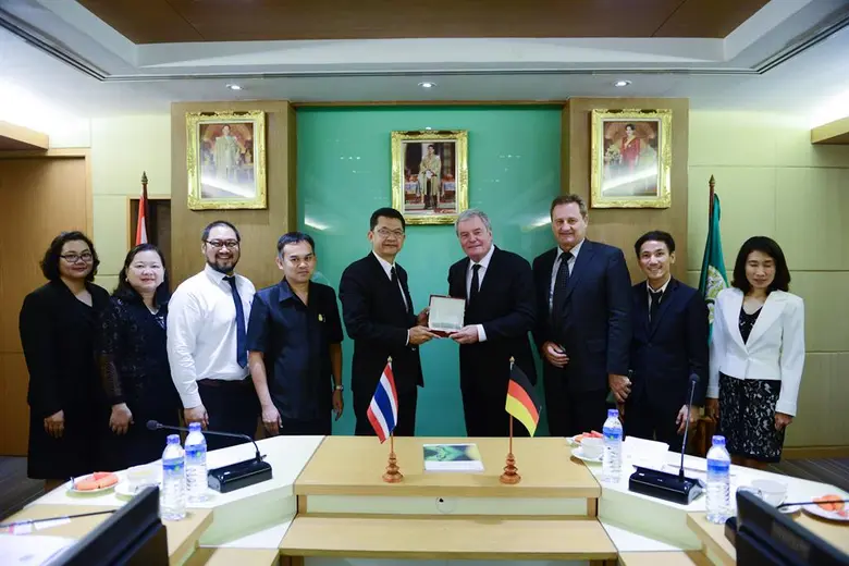 กระทรวงเกษตรฯ หารือ เยอรมนี หนุนแลกเปลี่ยนองค์ความรู้ด้านเทคโนโลยีและนวัตกรรมเกษตร พร้อมเชิญร่วมงานประชุมระดับนานาชาติว่าด้วยอาหารและการเกษตร ในงาน International Green Week 2018 ณ กรุงเบอร์ลิน สหพันธ์สาธารณรัฐเยอรมนี