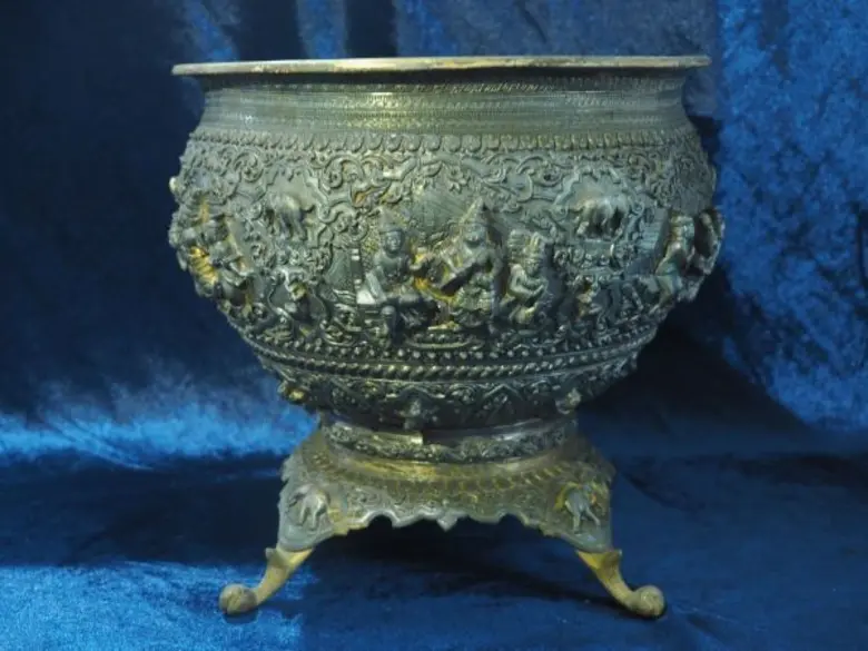 ขอเชิญผู้ที่สนใจในเครื่องเงินเข้าเยี่ยมชม...