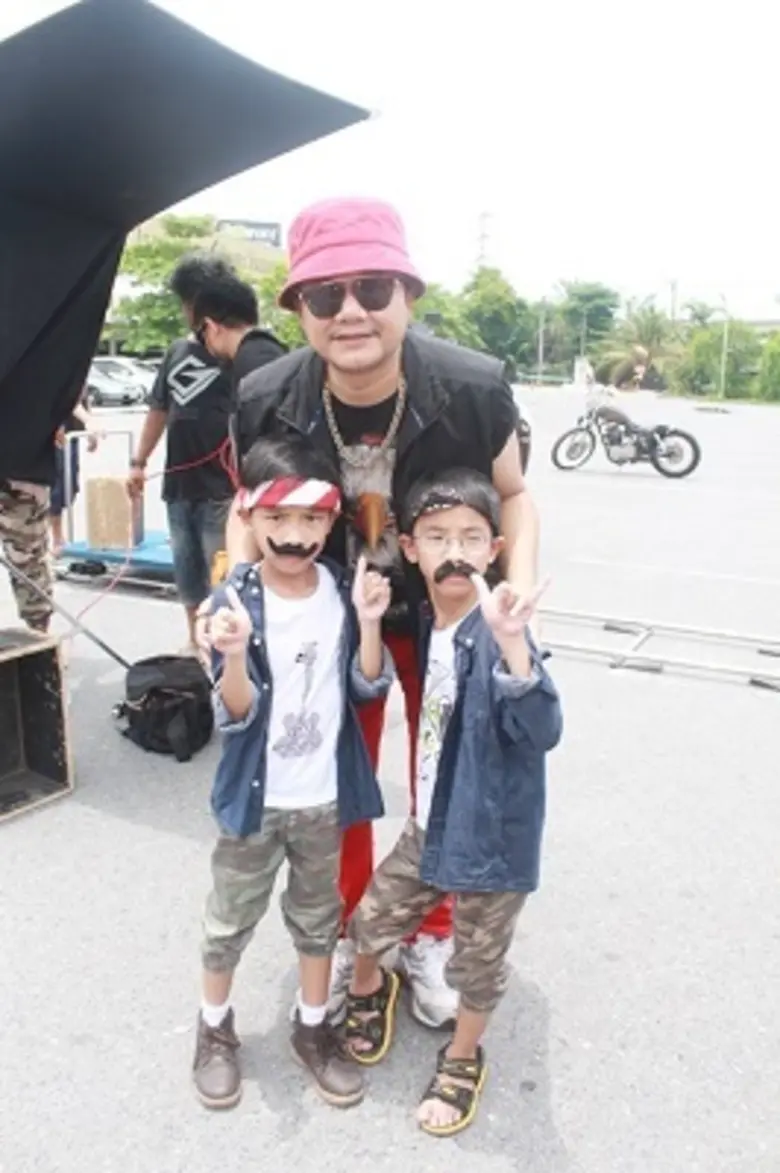 'ต้อย หมวกแดง'คัมแบ็ค!!ระดมเพื่อนพ้อง เอาใจสาวก ถ่ายทอดลีลามันส์ผ่าน MV