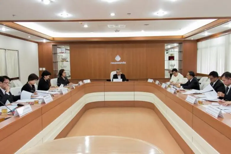 นายสมชาย พูลสวัสดิ์ อธิบดีกรมสรรพสามิต เป...