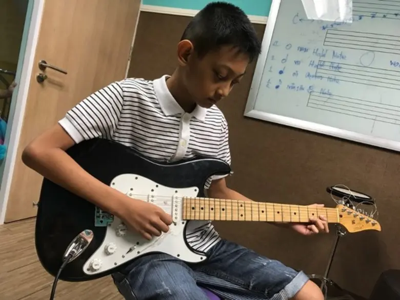 โปรเจ็คดีๆ เวที Music is My Life พิสูจน์ผลงานดนตรีเด็กเก่งเมืองสุพรรณบุรี