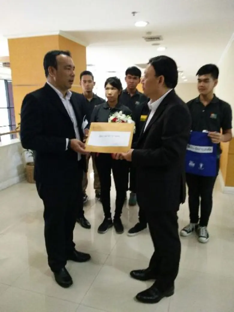 เอ็นจีโอ และเครือข่ายเยาวชน ยื่นดอกไม้ชื่นชม กสทช .ในการบังคับใช้กฎหมาย ปิดกั้นเว็บพนันออนไลน์ช่วยคุ้มครองเด็กและเยาวชน