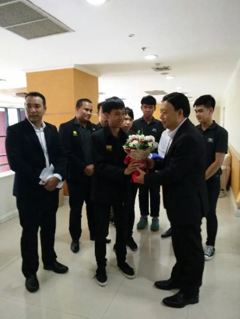 เอ็นจีโอ และเครือข่ายเยาวชน ยื่นดอกไม้ชื่นชม กสทช .ในการบังคับใช้กฎหมาย ปิดกั้นเว็บพนันออนไลน์ช่วยคุ้มครองเด็กและเยาวชน