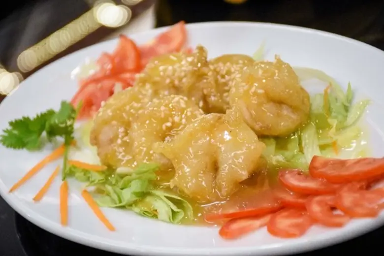 สังสรรค์มื้อความสุข... เพลิดเพลินกับอาหาร...