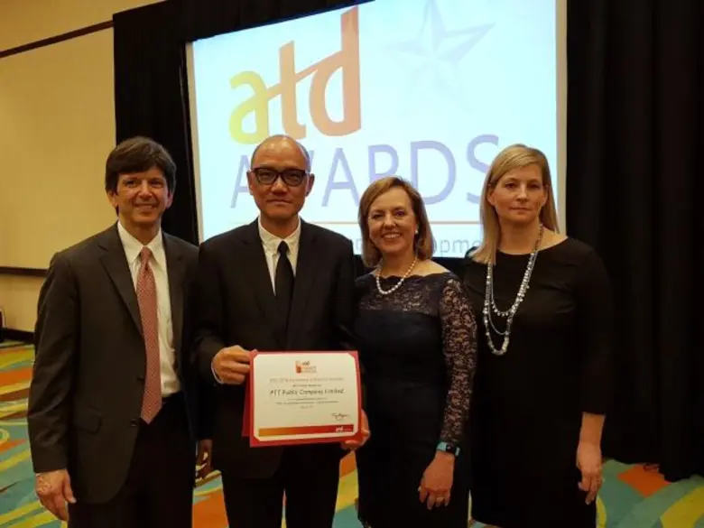 นายปรีชา โภคะธนวัฒน์ ผู้ช่วยกรรมการผู้จัด...