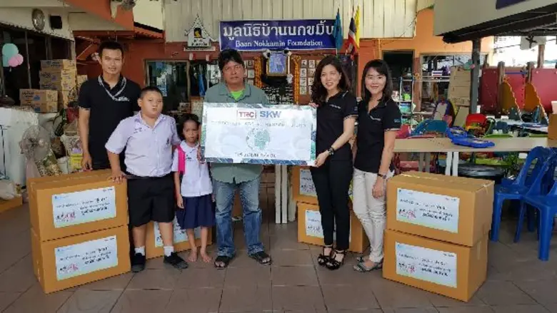 นางสาวภาวิตา ลี้สกุล (ที่ 2 จากขวา) ผู้อำ...