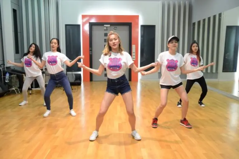 ว่าที่ศิลปิน “โมโน มิวส์เซส” ซ้อมหนัก!!! รวมพลังร้อง-เต้นผ่านฉลุย