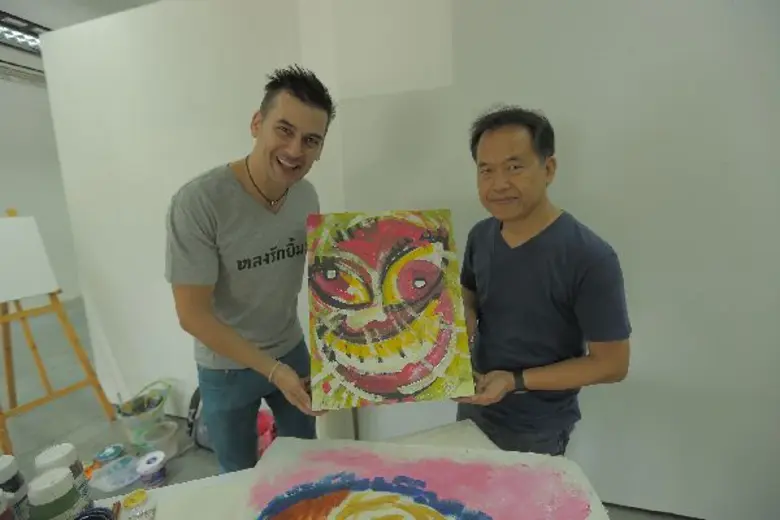 ทีวีไกด์: รายการ "หลงรักยิ้ม" 'แดเนียล’ หลงเชียงราย เมืองแห่งศิลปะ และศิลปิน