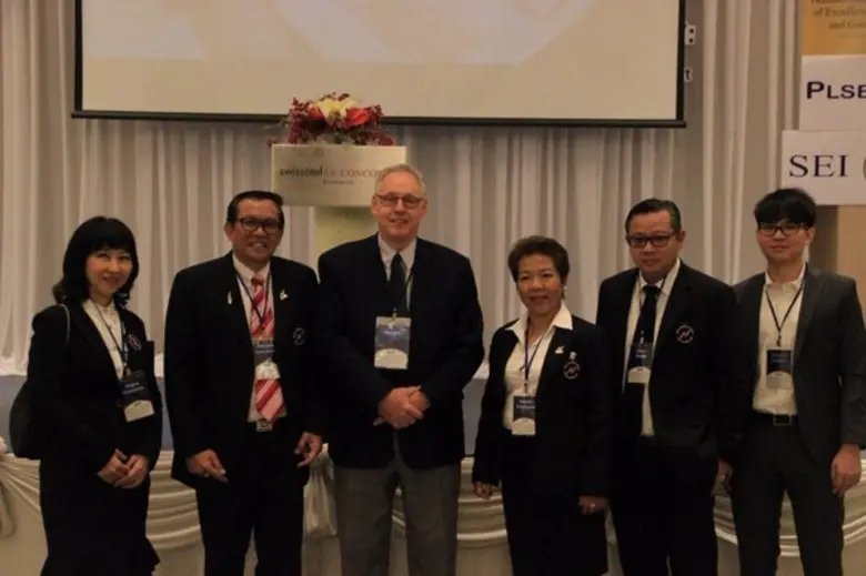 พณฯ ออมสิน ชีวะพฤกษ์ รัฐมนตรีประจำสำนักนายกรัฐมนตรี เป็นประธานในพิธีเปิดงานประชุมวิชาการระดับนานาชาติ ประจำปี 2560 “International Conference on Nation Building 2017 ณ โรงแรมสวิสโฮเต็ล เลอคองคอร์ด กรุงเทพฯ