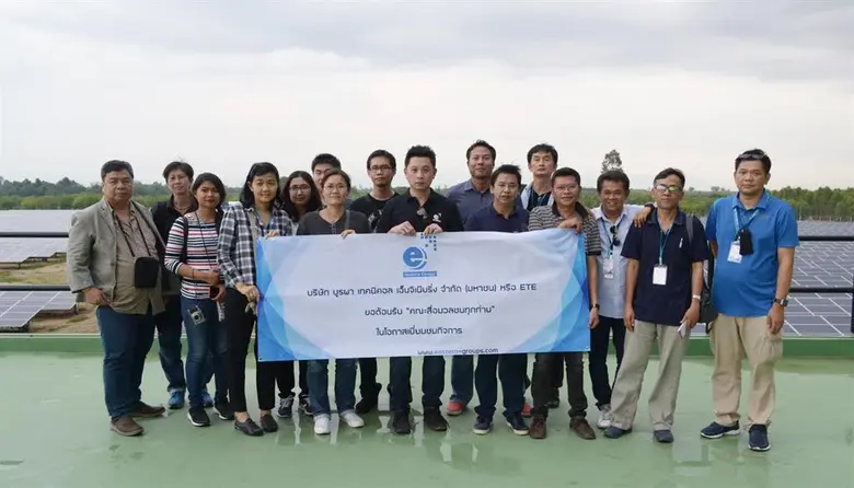 นายไรวินท์ เลขวรนันท์ (กลาง) ประธานเจ้าหน...