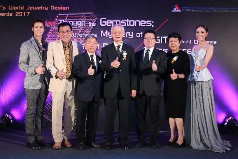 นายราเชนทร์ พจนสุนทร ประธานกรรมการบริหาร ...