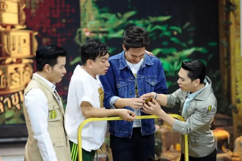 ทีวีไกด์: รายการ “STEP RIGHT UP ใครเก่ง...ใครได้ ล่าขุมทรัพย์” “บอส - ชนกันต์” ไม่หวั่นเจอเกมใหม่! ได้ “เอกกี้ - ธงธง” เทรนให้อย่างใกล้ชิด!!!