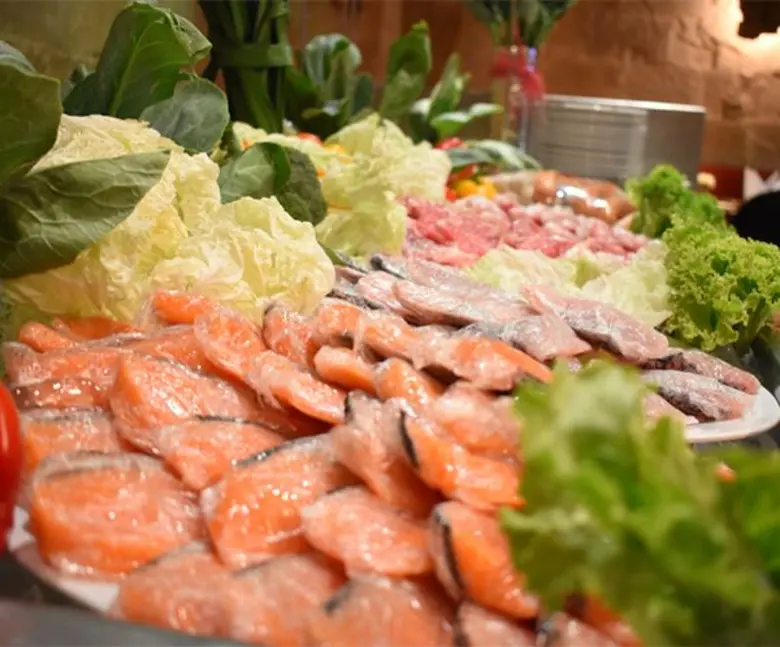 บุฟเฟ่ต์ สเต็ก-ซีฟู๊ด- อาหารญี่ปุ่น 399++บาท ณ โรงแรมโฟร์วิงส์ สุขุมวิท26