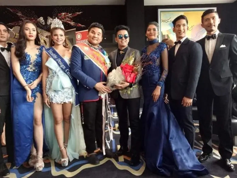 สาครหุ่นละครเล็กปลื้มรับรางวัลasian smart...