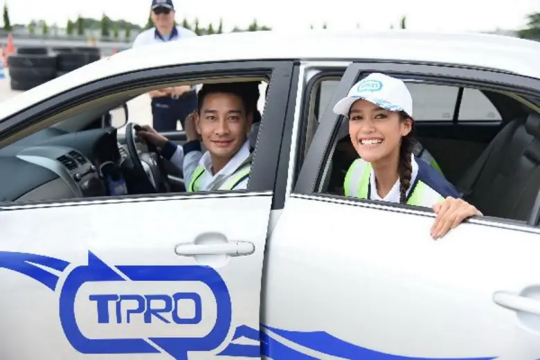 “ป้อง – แนท – นิว” โกยความรู้ขับขี่ปลอดภัยกับ TPRO กลับบ้านเต็มกระบุง!
