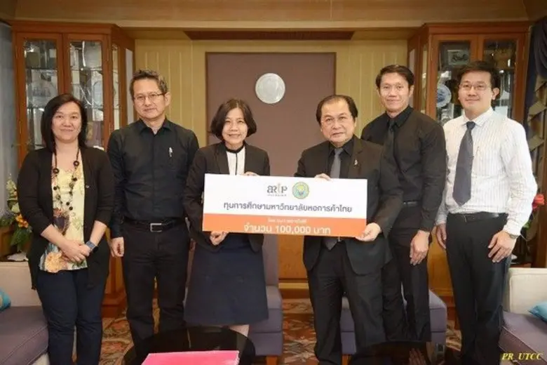 รศ.ดร.เสาวณีย์ ไทยรุ่งโรจน์ อธิการบดีมหาว...