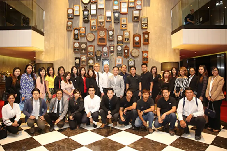 นายวิวัฒน์ วงศ์พิวัฒน์ ผู้จัดการทั่วไป โฮ...