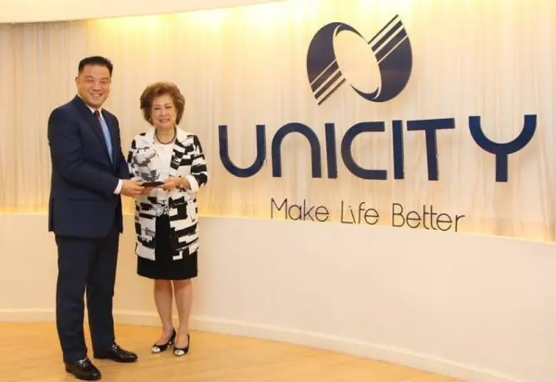 มร. คริสโตเฟอร์ คิม ประธานผู้บริหารตลาดโล...