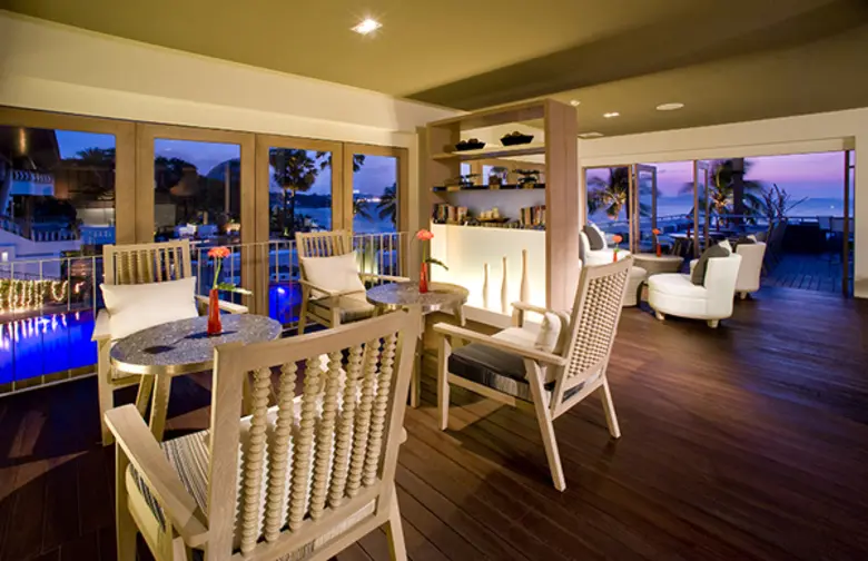 พบกับประสบการณ์งานไวน์ริมทะเลที่เดอะ บีชค...