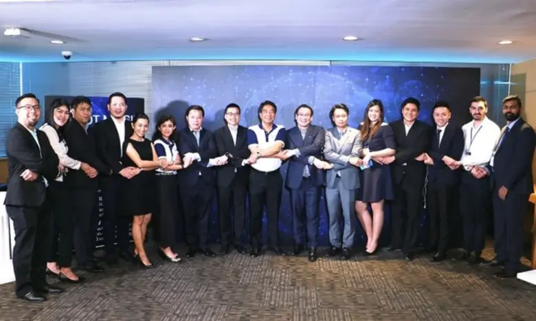 นายฐิติพงศ์ จรณะจิตต์ (ที่ 8 จากขวา) ผู้ช...