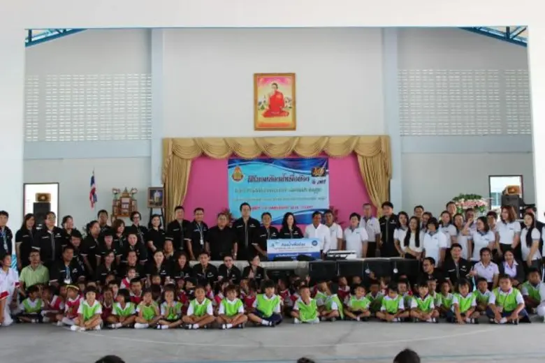 จิฟฟี่ มอบห้องน้ำเพื่อน้องโรงเรียนวัดหอมเกร็ด จากโครงการ “แยกแลกยิ้ม”