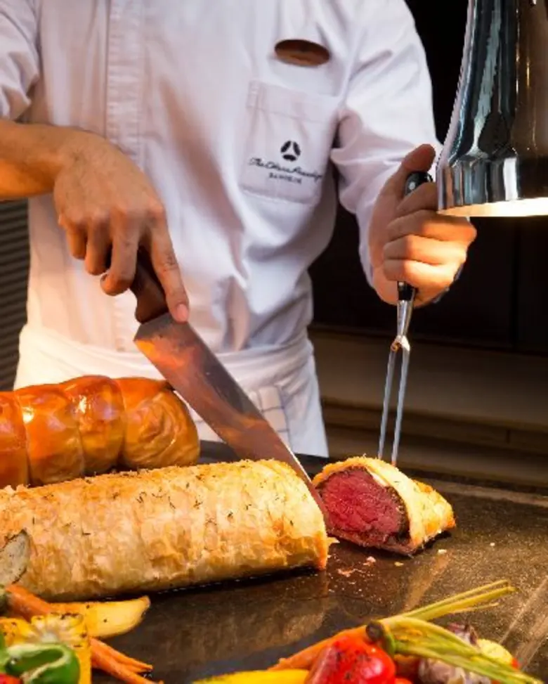 แชมเปญซันเดย์บรั้นซ์ ณ ห้องอาหาร อัพแอนด์อะบัฟ