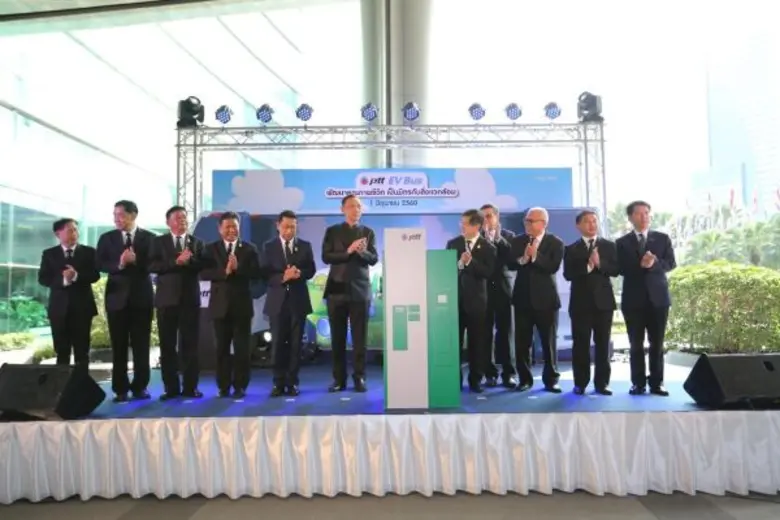 พลเอก อนันตพร กาญจนรัตน์ รัฐมนตรีว่าการกร...