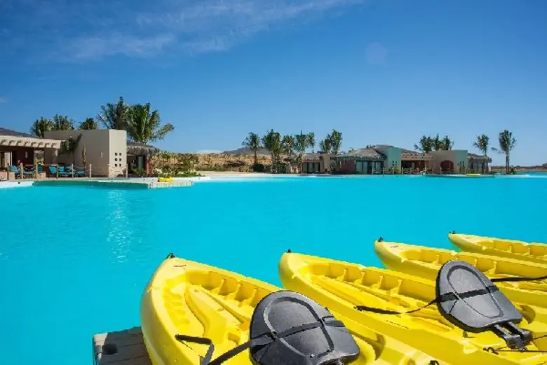 คริสตัล ลากูนส์ ได้รับการยกย่องในการสร้าง...