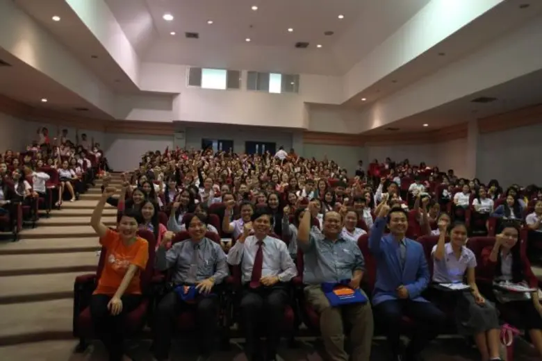 ปัจจุบันแม้ว่าประเทศไทยจะมีกำลังแรงงานสูง...