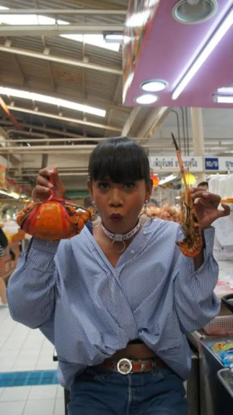 ทีวีไกด์: รายการ “#TEAMGIRL” “เอสเธอร์-แพทตี้-เจนนี่” ดี๊ด๊าบุก “ตลาด อตก.” จัด 5 ที่สุดร้านเด็ดของดี!!!