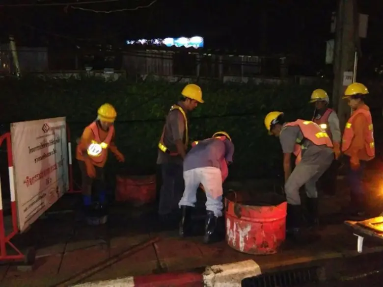 การรถไฟฟ้าขนส่งมวลชนแห่งประเทศไทย (รฟม.) จัดกิจกรรม“ลอกท่อระบายน้ำเพื่อคนที่เรารัก ปีที่ 2”บริเวณหน้าสถานีตำรวจนครบาลบางเขน และหน้าหมู่บ้านอัมรินทร์นิเวศน์