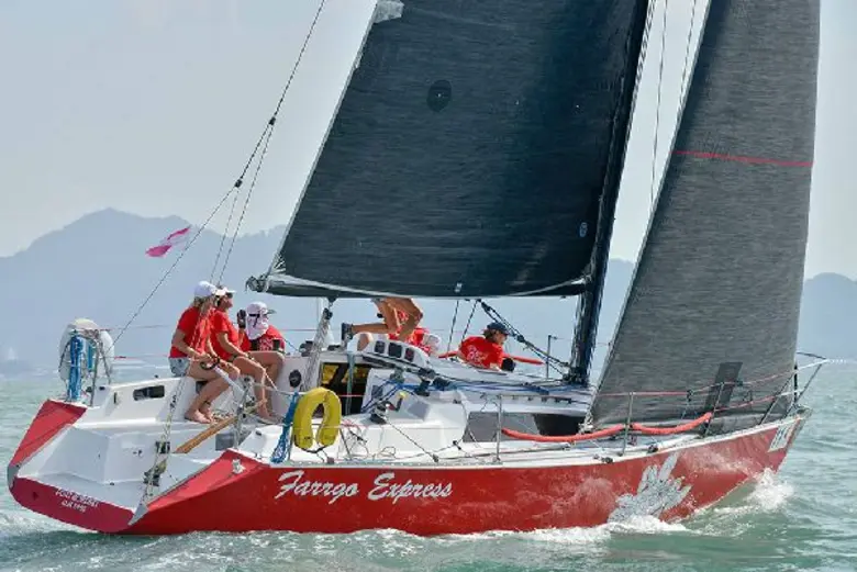 เรือใบ Farr 1004 Farrgo Express ทีมหญิงล้...