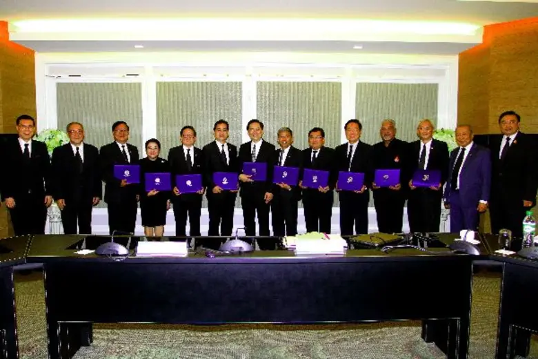 นายวีระชัย ศรีขจร ผู้อำนวยการสถาบันคุณวุฒ...