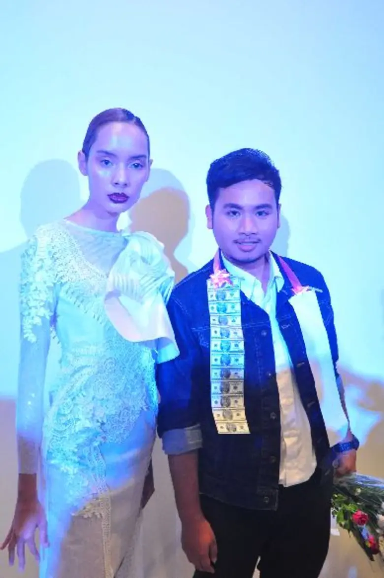 ศิลปะบวกแฟชั่น ชุด 140 ผลงาน จาก นศ.ออกแบบแฟชั่น มทร.ธัญบุรี