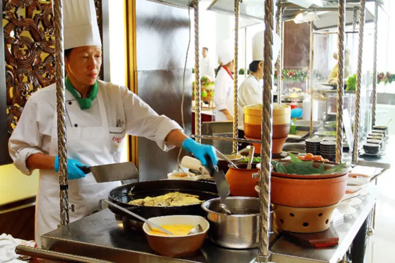 ฉลองวันหยุดที่แสนมีความสุข กับมื้อสายวันอาทิตย์