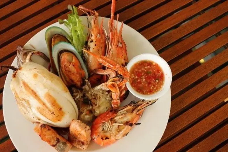 โรงแรมเมอร์เคียว กรุงเทพฯ สยาม ยกอาหารทะเ...