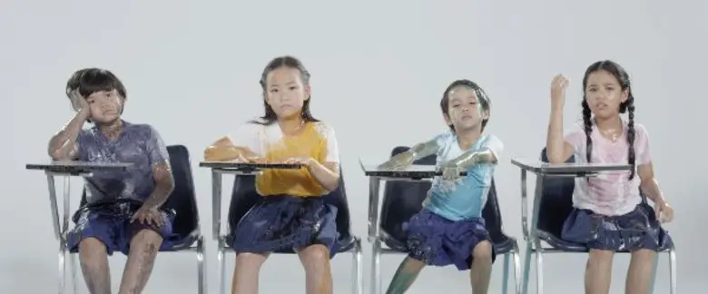 เอ็มยูที กระตุกต่อมการศึกษา หยุดสาดสี ใส่เด็ก