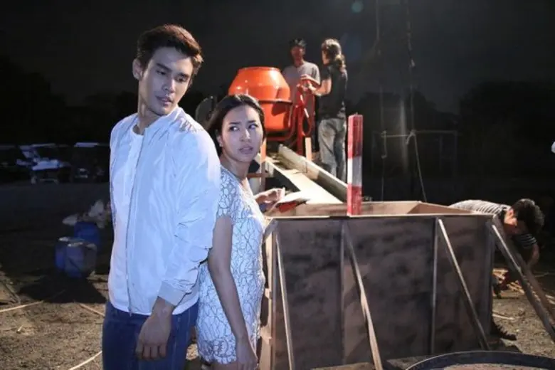 ขณะที่ บุลิน (ต่าย-นัฐฐพนท์ ลียะวณิช) กำล...