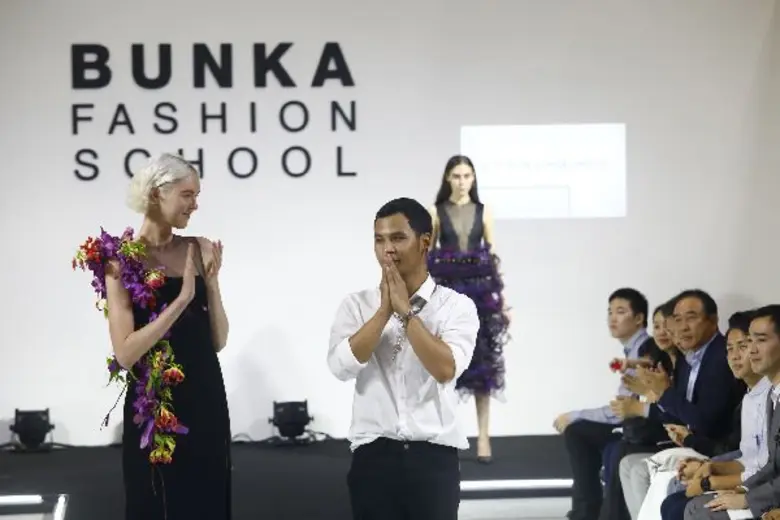 โรงเรียนบุนกะแฟชั่น จัดโชว์สุดยอดผลงานนักเรียนสุดยิ่งใหญ่คนแห่ชมล้นงาน