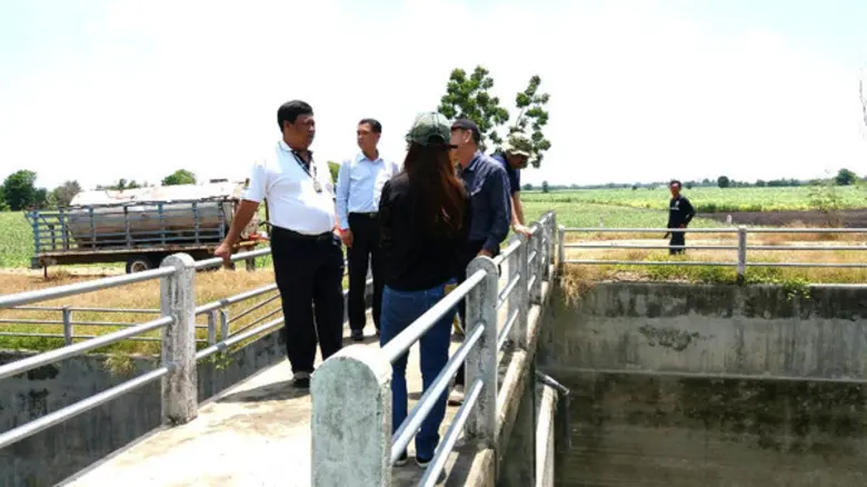 ปภ. โดย ศูนย์ ปภ.เขต 1 ปทุมธานี ตรวจติดตามโครงการขุดลอกฝายน้ำล้นคลองกระทิง