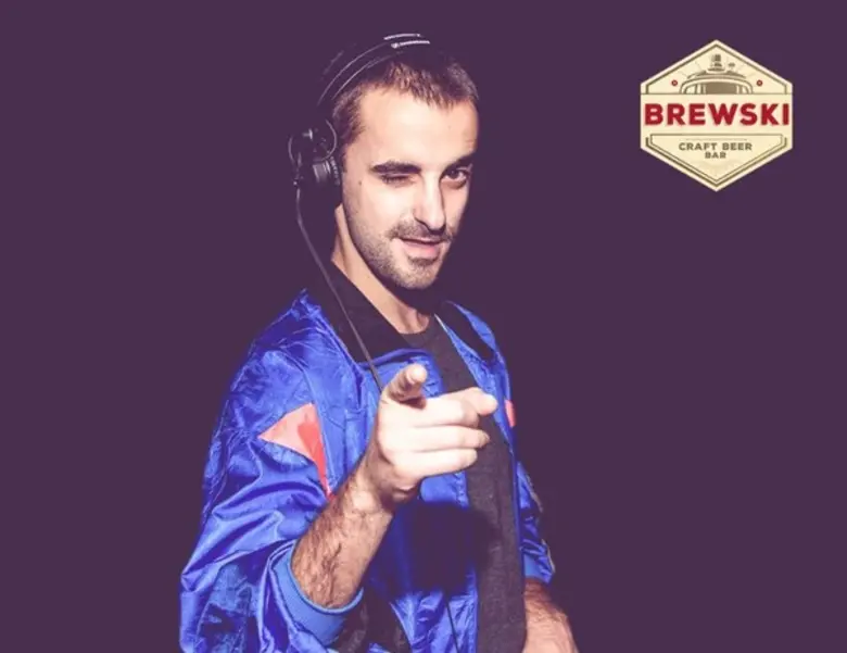 บรูวสกี้คราฟต์เบียร์ รูฟท็อป บาร์ ที่เวนิ...