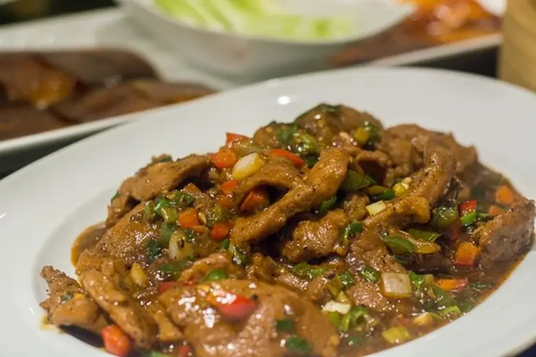 ห้องอาหารจัสมิน ให้คุณได้อร่อยเต็มคำกับเมนู "เป็ดปั...