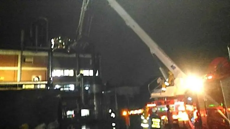 ปภ. โดย ศูนย์ ปภ.เขต 1 ปทุมธานี ร่วมระงับเหตุเพลิงไหม้ บริษัทอายิโนะโมะโต๊ะ (ประเทศไทย) จำกัด จังหวัดปทุมธานี