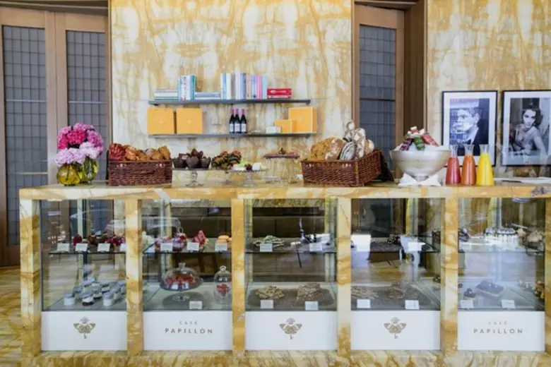 โรงแรมโฮเทลคาเฟ่รอยัลเปิดตัวพาพิลลอนห้องอาหารสุดหรูแห่งใหม่ใจกลางกรุงลอนดอน