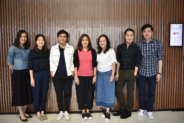 เจษฎากร โคชส์ (คนกลาง) รองกรรมการผู้จัดกา...