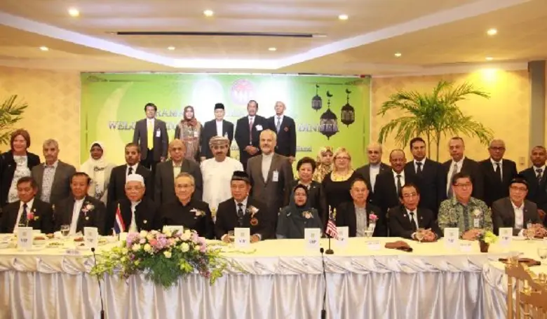 นายชัยวัฒน์ อุทัยวรรณ์ ประธานกรรมการ พร้อ...