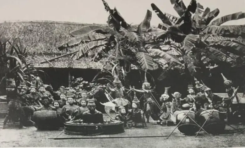 นายวีระ โรจน์พจนรัตน์ รัฐมนตรีว่าการกระทร...