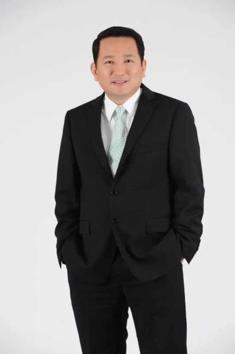 นายประเสริฐ แต่ดุลยสาธิต ประธานเจ้าหน้าที...