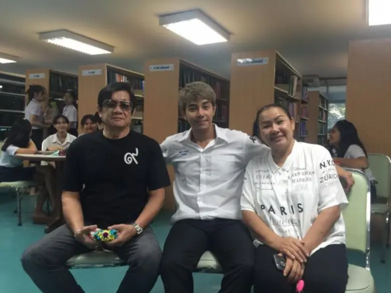 "รถโรงเรียน High School Reunion" อาทิตย์น...