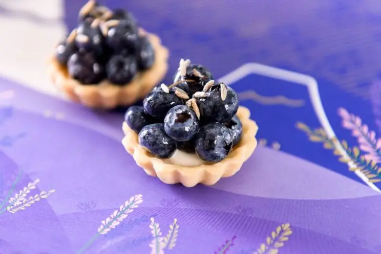 ชุดน้ำชายามบ่ายสีม่วงธีมลาเวนเดอร์ ที่อัพแอนด์อะบัฟ บาร์